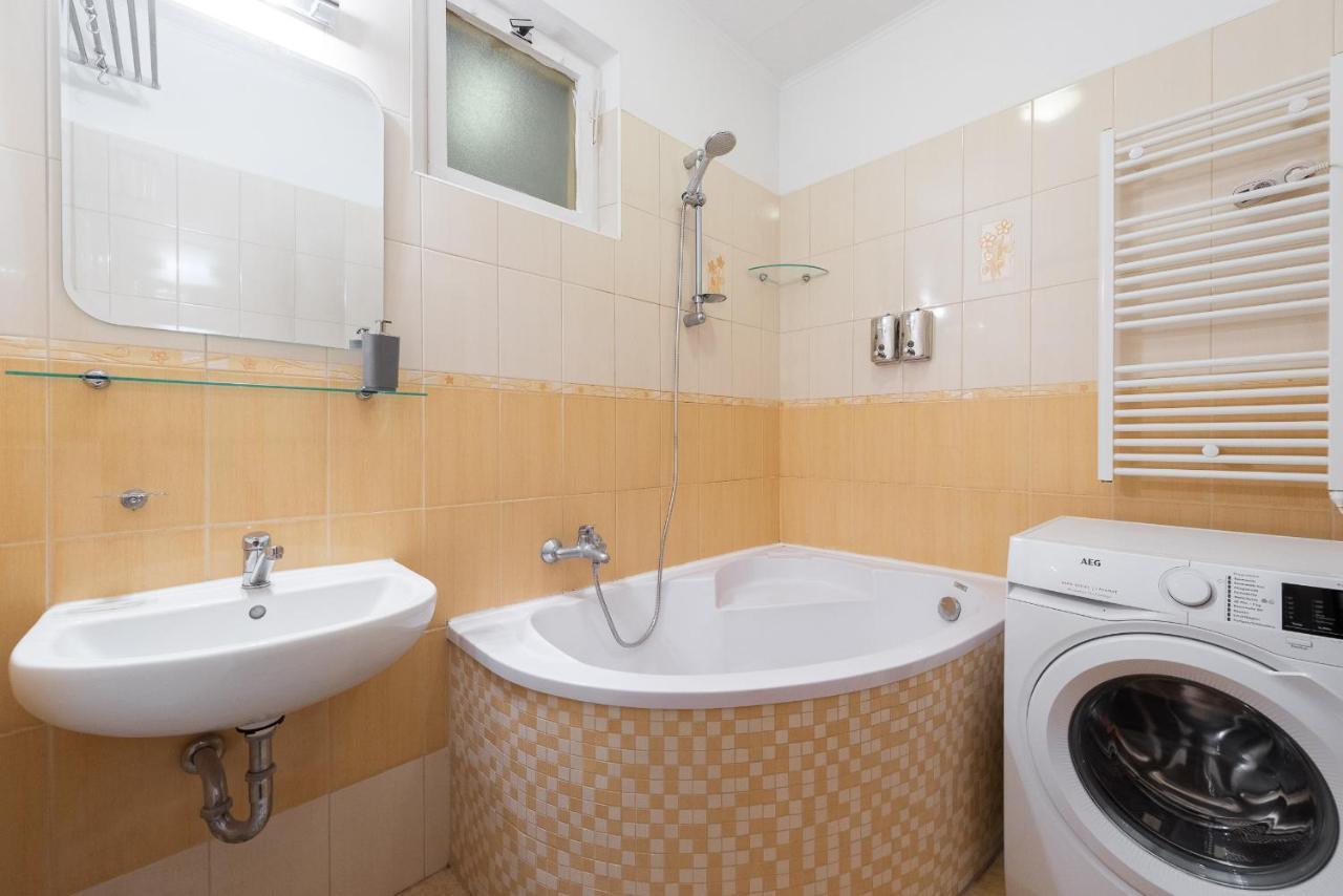 Lena Apartment Decin Bagian luar foto